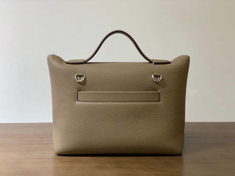 Hermes Kelly 2424 29cm Handbag in Trench Clemence Leather 